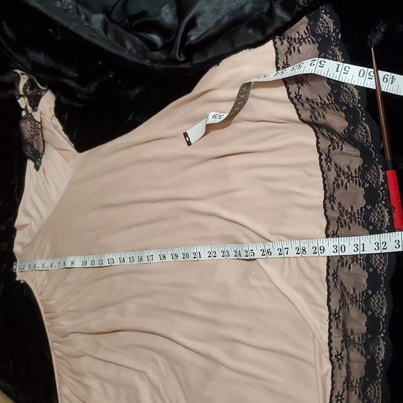 FOREVER 21 Creamy Peach Asymmetrical Stretchy Tunic Dress w/Blk Lace-EUC-Sz SP - Picture 14 of 17